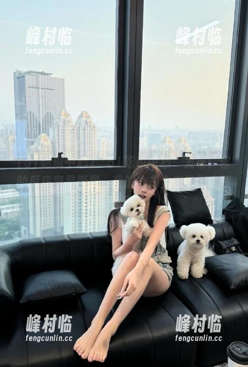 “51吃瓜中心”发布：你的瓜皮容易撕脱，我的心却全在这狗血情节里！