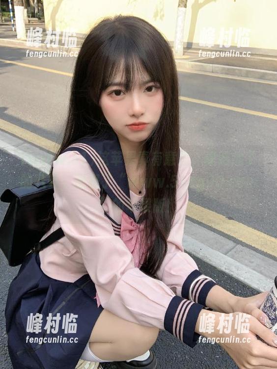 这苹果真有意思，像熟透了的八卦，像极了“www.51cg00.com”的苹果版！