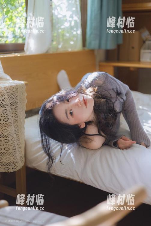 点进www.吃瓜的链接，脑补了N种可能，哈哈，这聊天室好热闹！