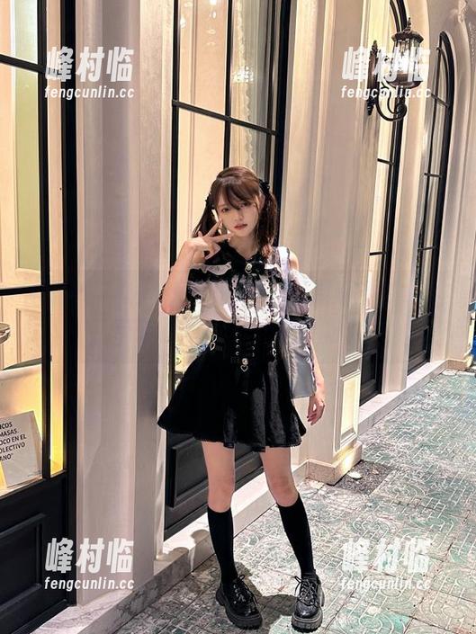 “国产黑料”苹果版重磅推出，带你纵享不停的黑暗幽默！
