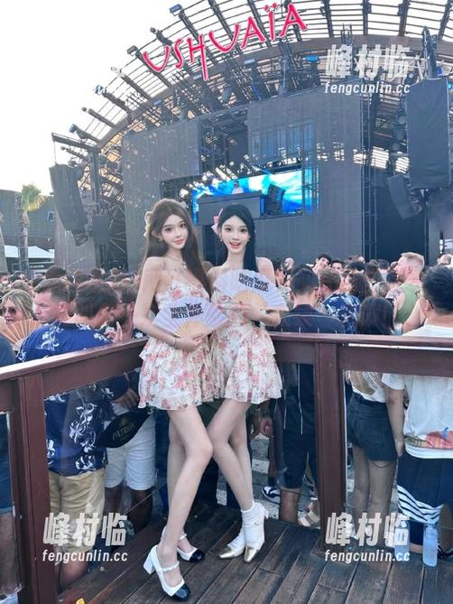 网红黑料吃瓜视频在线：这才能叫做一次全体验的‘在线’表演！