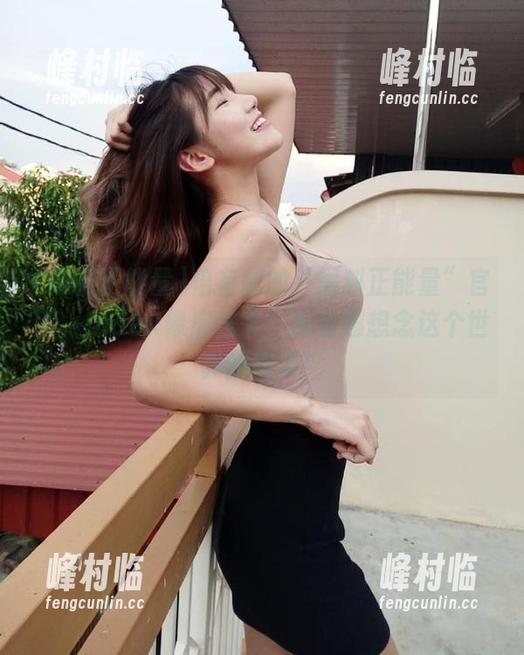 倍有趣的“黑料正能量”官网，index像魔法书，越看越想念这个世界的槽点！